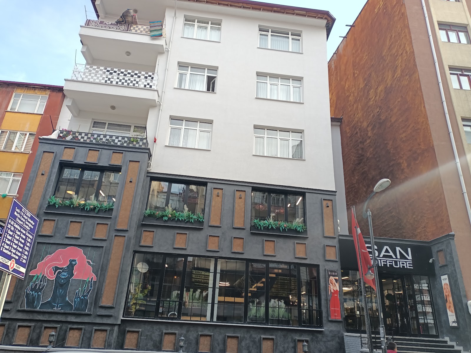 Simge Kuaför ve Güzellik Salonu